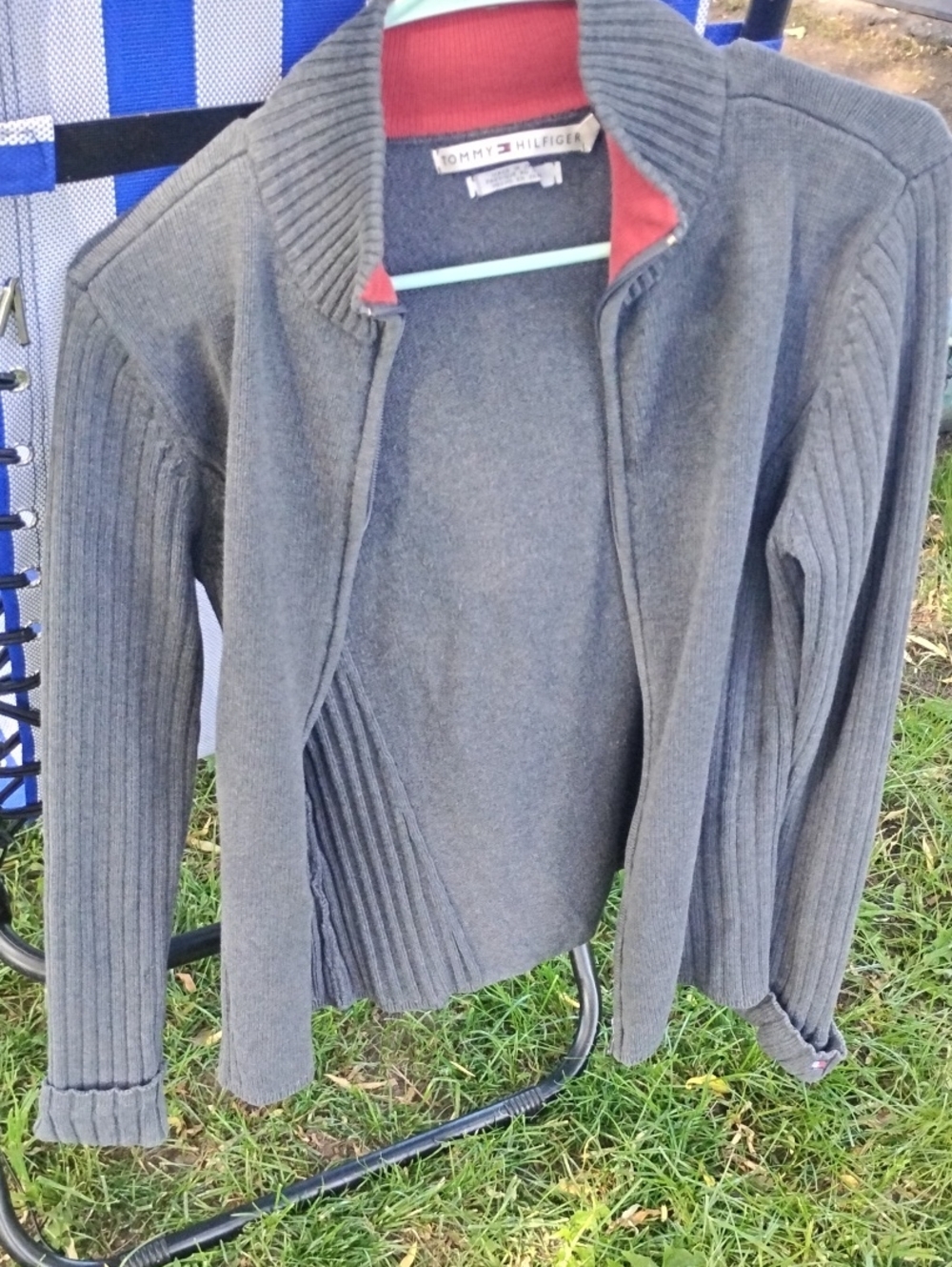 Tommy Hilfiger Vintage Gray Knit Zip-Up Cardigan with Red Trim